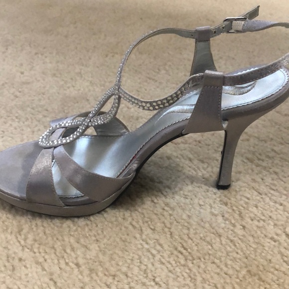 Silver Nina heels - Picture 3 of 3